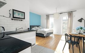 Klimatyczne I Nowoczesne Studio Very Berry W Poznaniu By Noclegi Renters