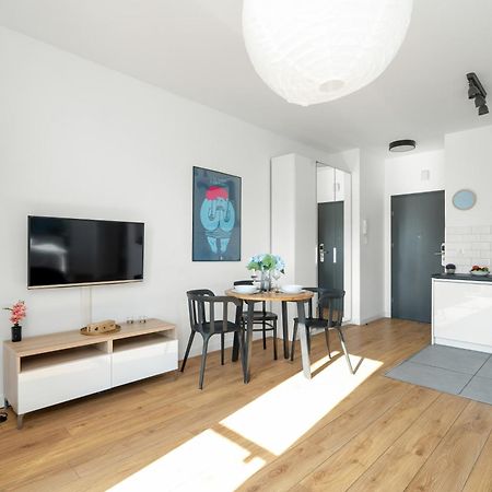 Klimatyczne I Nowoczesne Studio Very Berry W Poznaniu By Noclegi Renters Buitenkant foto