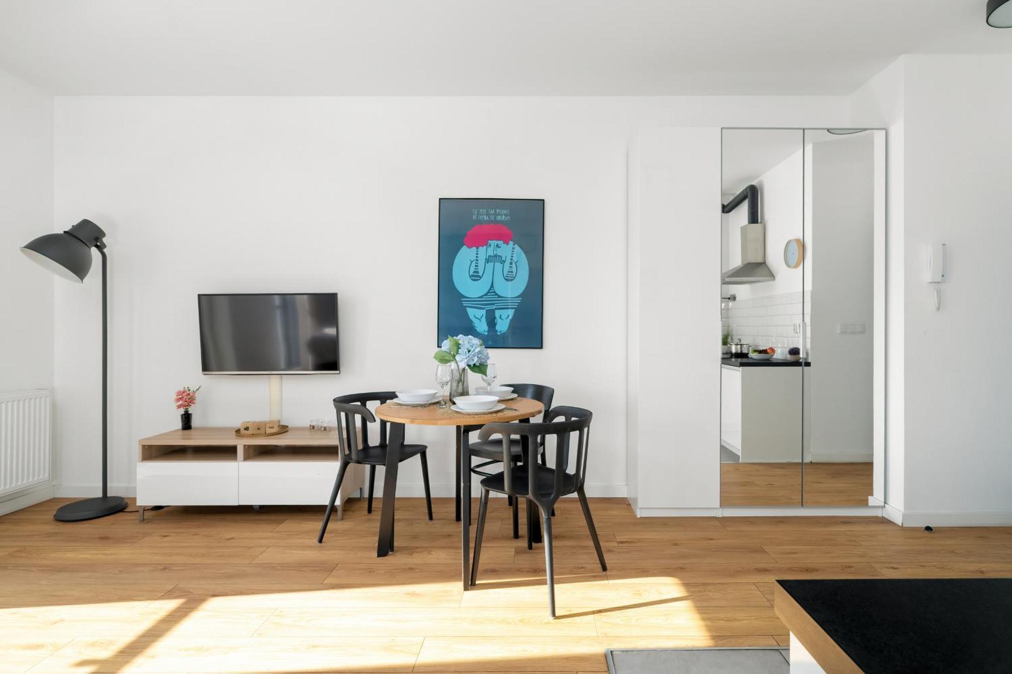 Klimatyczne I Nowoczesne Studio Very Berry W Poznaniu By Noclegi Renters Buitenkant foto
